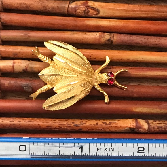BSK Insect Brooch Pin Vintage Gold Tone - Picture 5 of 5